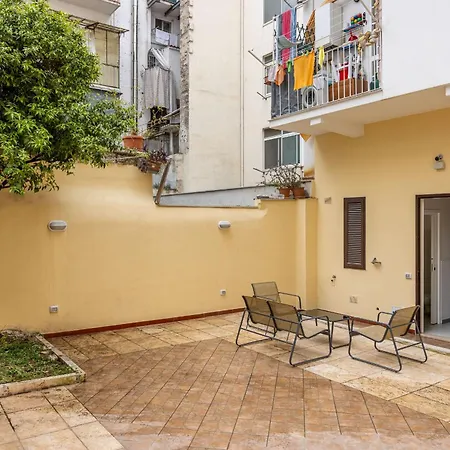 House Mandarino * Bari